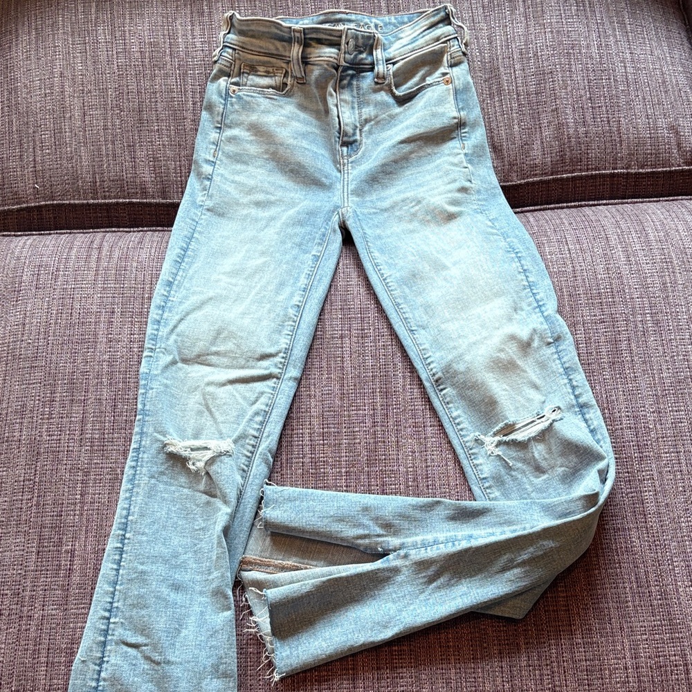 American Eagle Outfitters Light Blue Ripped High-rise Skinny Kick Jeans Size 000